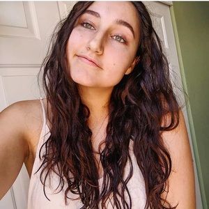 Meet your Posher, Alana